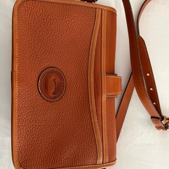 Vintage Dooney & Bourke All Weather Equestrian Crossbody bag - Like New! - Picture 2 of 8
